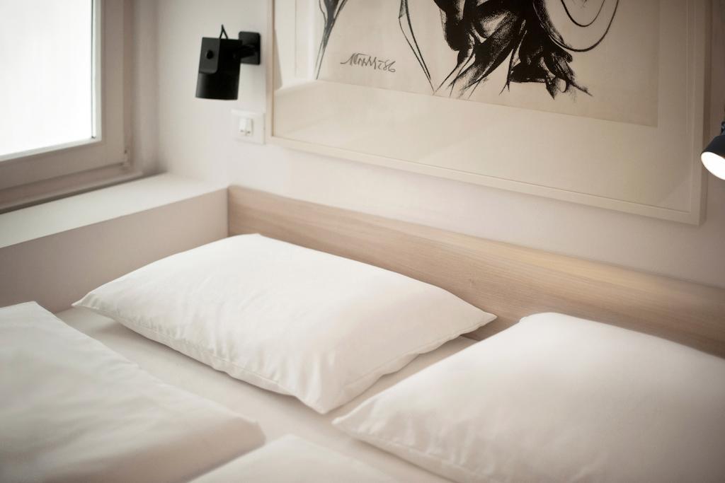 Studio Emmi Ljubljana Bilik gambar