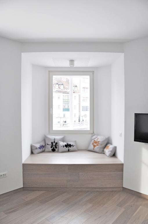 Studio Emmi Ljubljana Bilik gambar
